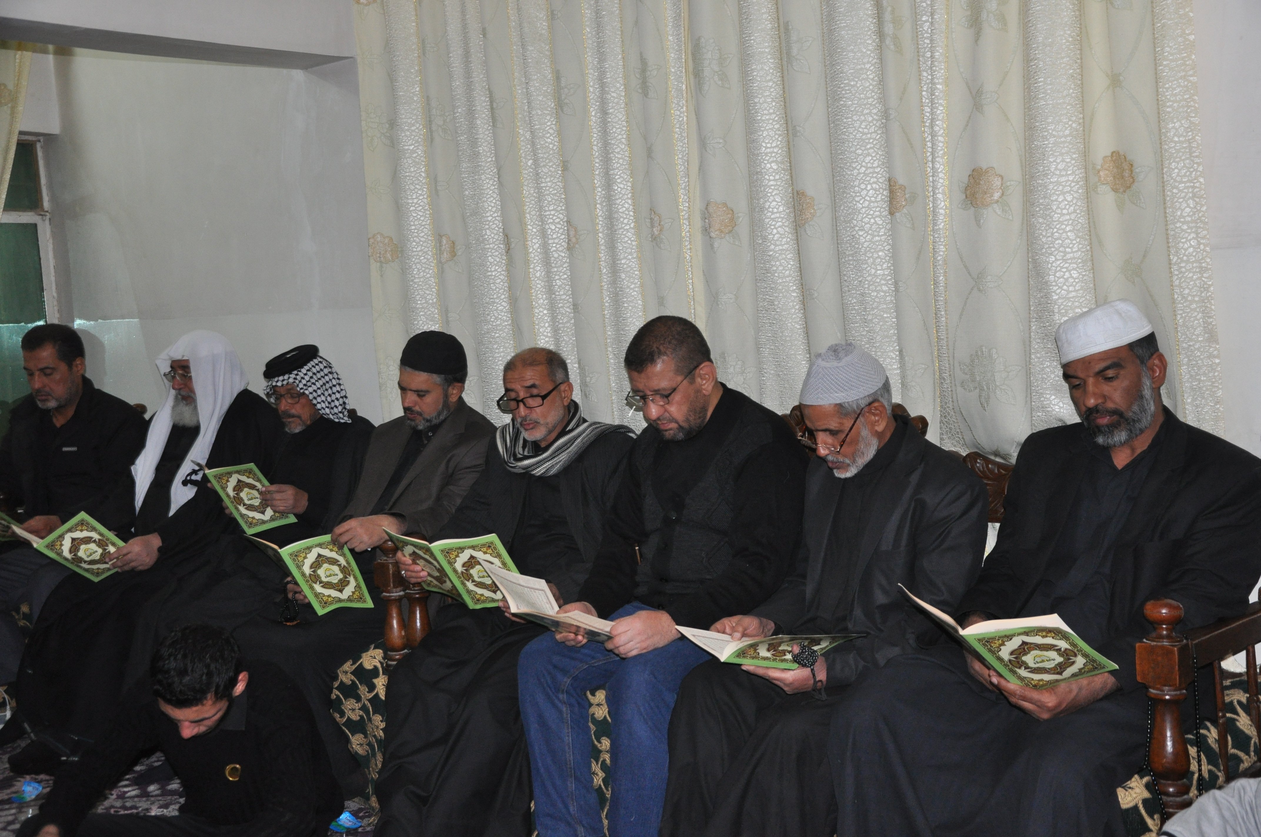 معهد القرآن الكريم فرع بغداد (الشعب) يقيم ختمة قرآنية مباركة يهدى ثوابها للنبي الأكرم (ص)