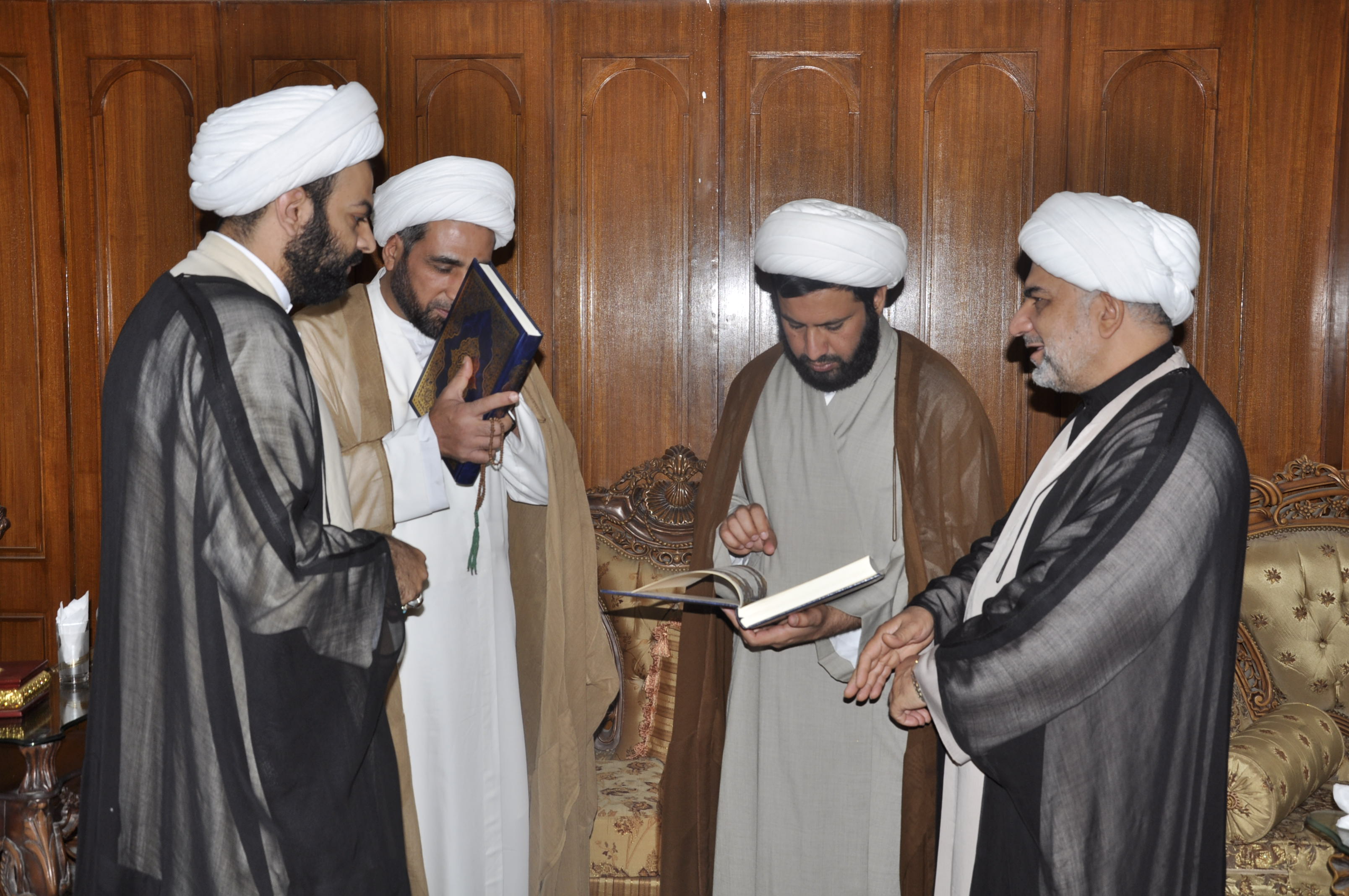 رئيس ديوان الوقف الشيعيّ: سندعم مشاريع العتبة العباسية المقدسة القرآنية وندعوهم لبذل المزيد..
