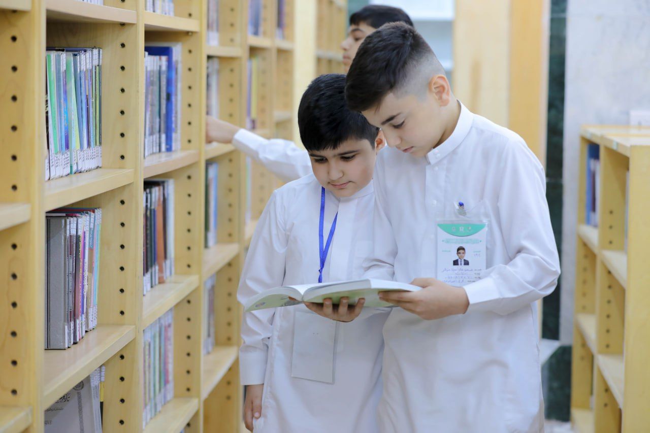 المَجمَع العلميّ ينظم زيارة إلى مكتبة العتبة العباسية لطلبة الدورات الصيفية