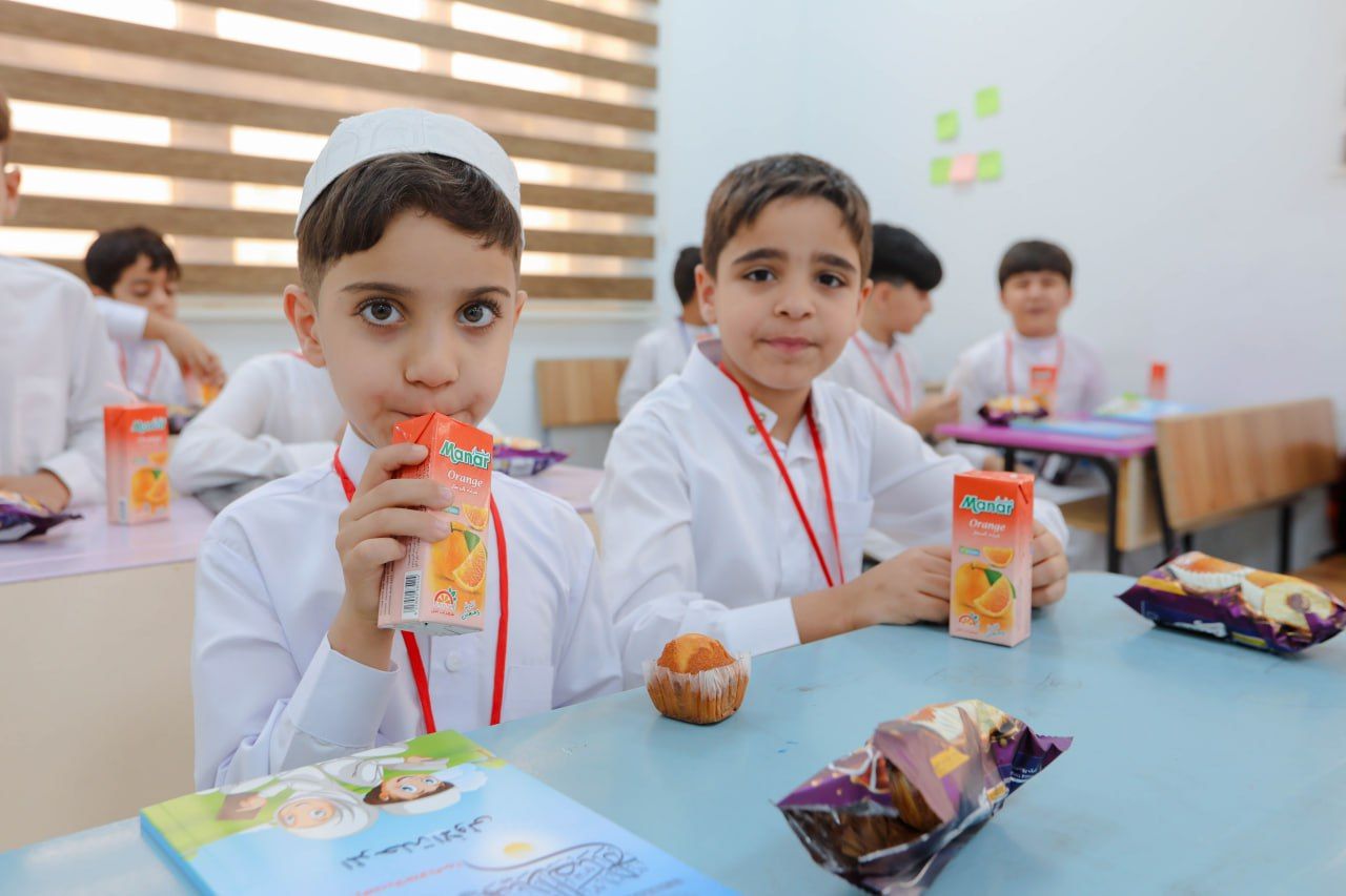 مليون وثمانمائة ألف وجبة تغذية مجانية توزع لطلبة مشروع الدورات الصيفية