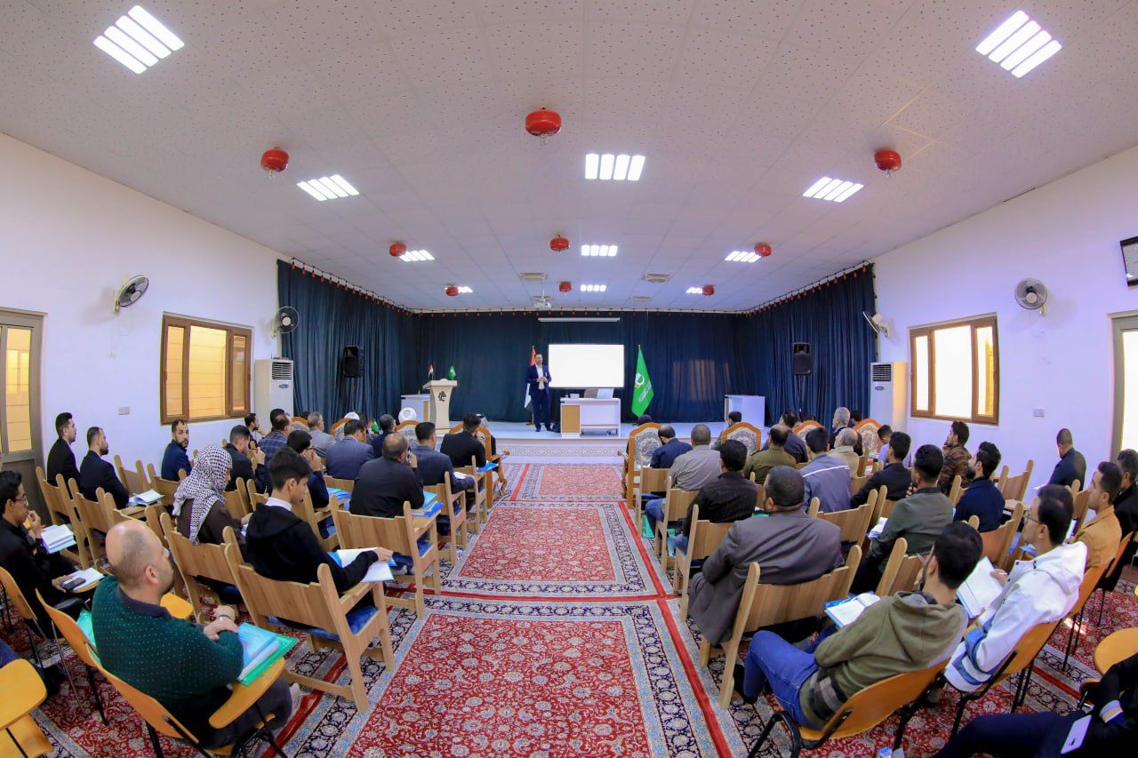 معهد القرآن الكريم يشرع بمحاضرات مشروع (التعليم القرآني المستمر)