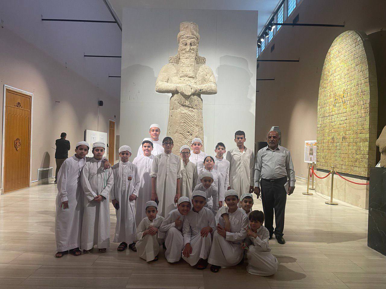 المتحف الوطني العراقي يشهد زيارة لطلبة الدورات الصيفية في بغداد