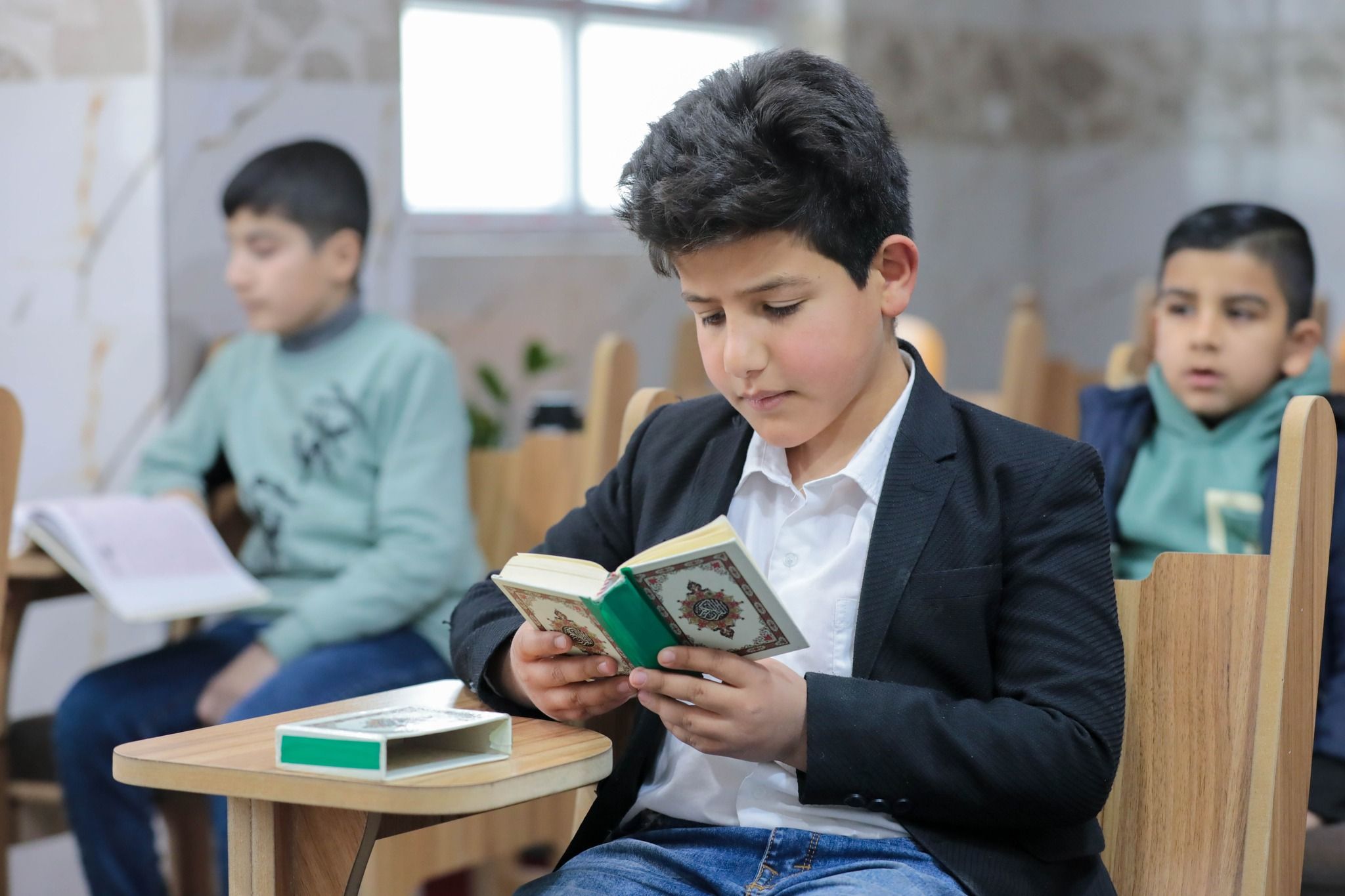 معهد القرآن الكريم يستثمر العطلة الربيعية بدروس مكثفة في حفظ كتاب الله العزيز
