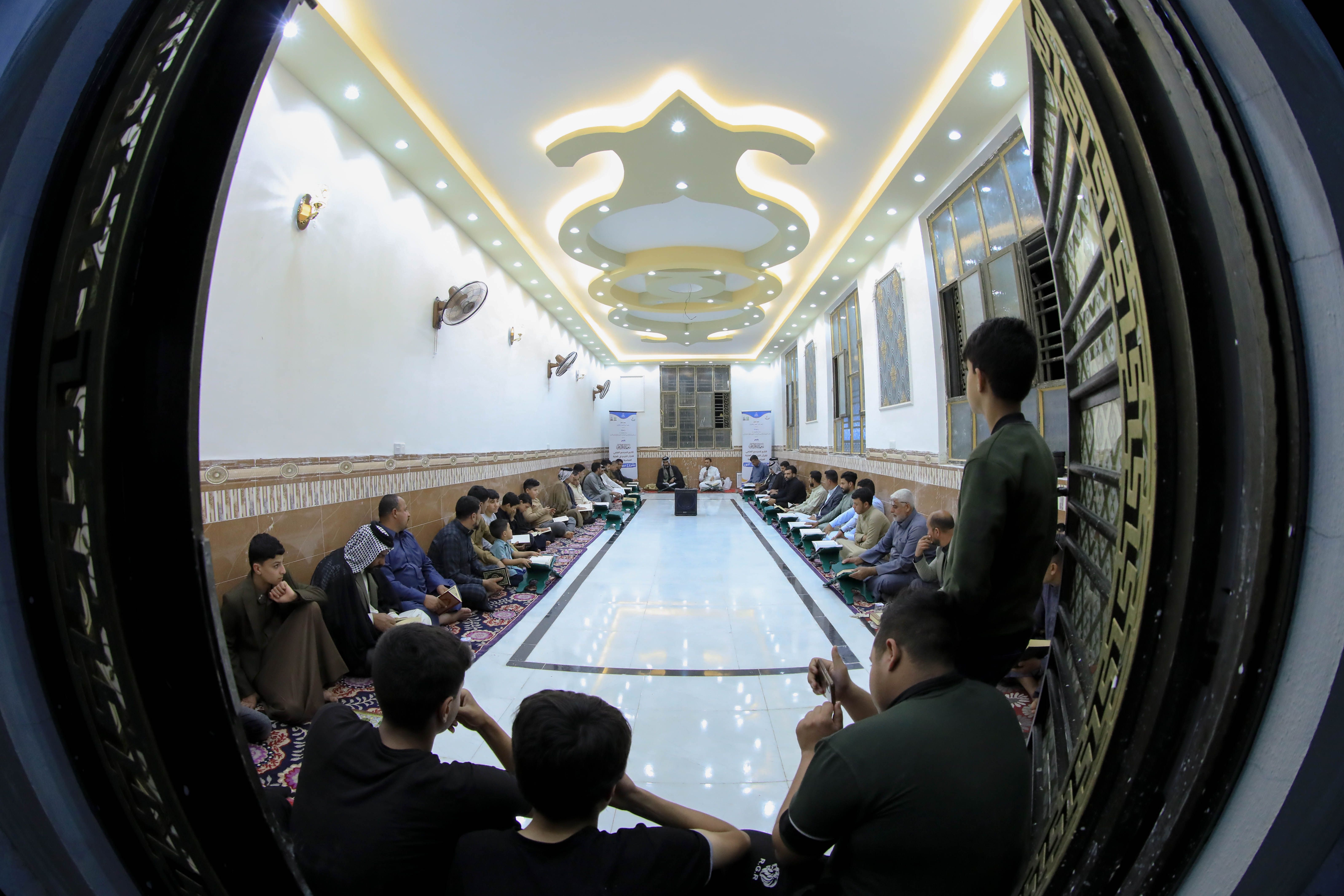 مشروع (بيوت النور) يضيء منازل المؤمنين بجلسات رمضانية تعليمية