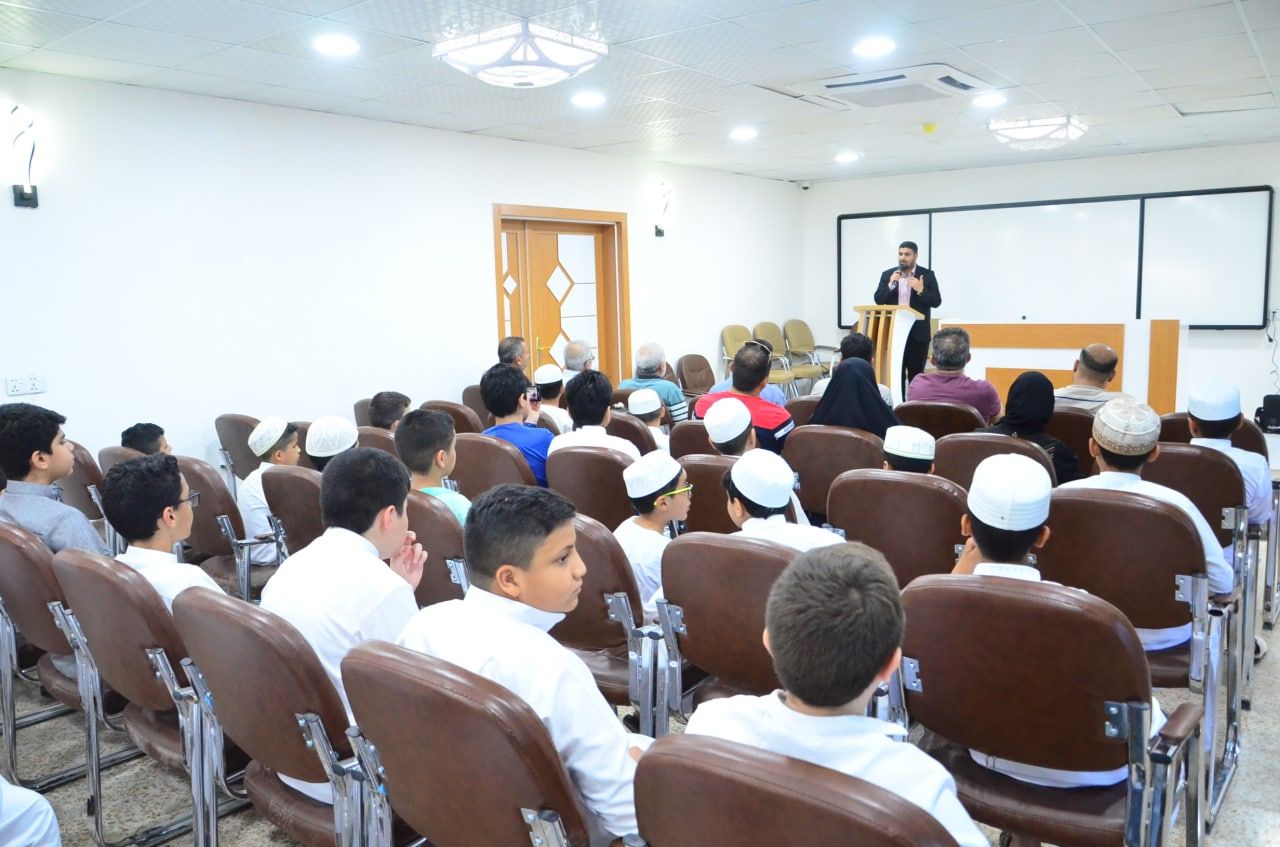 معهد القرآن الكريم فرع بابل يكرّم مجموعة من الطلبة الذين اجتازوا المرحلة الابتدائية بتميّز