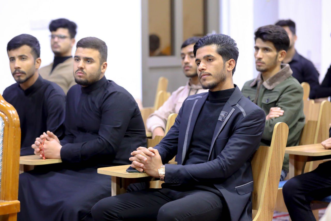 المَجمَع العلميّ يقدم محاضرات قرآنية  لعدد من طلبة جامعة كربلاء