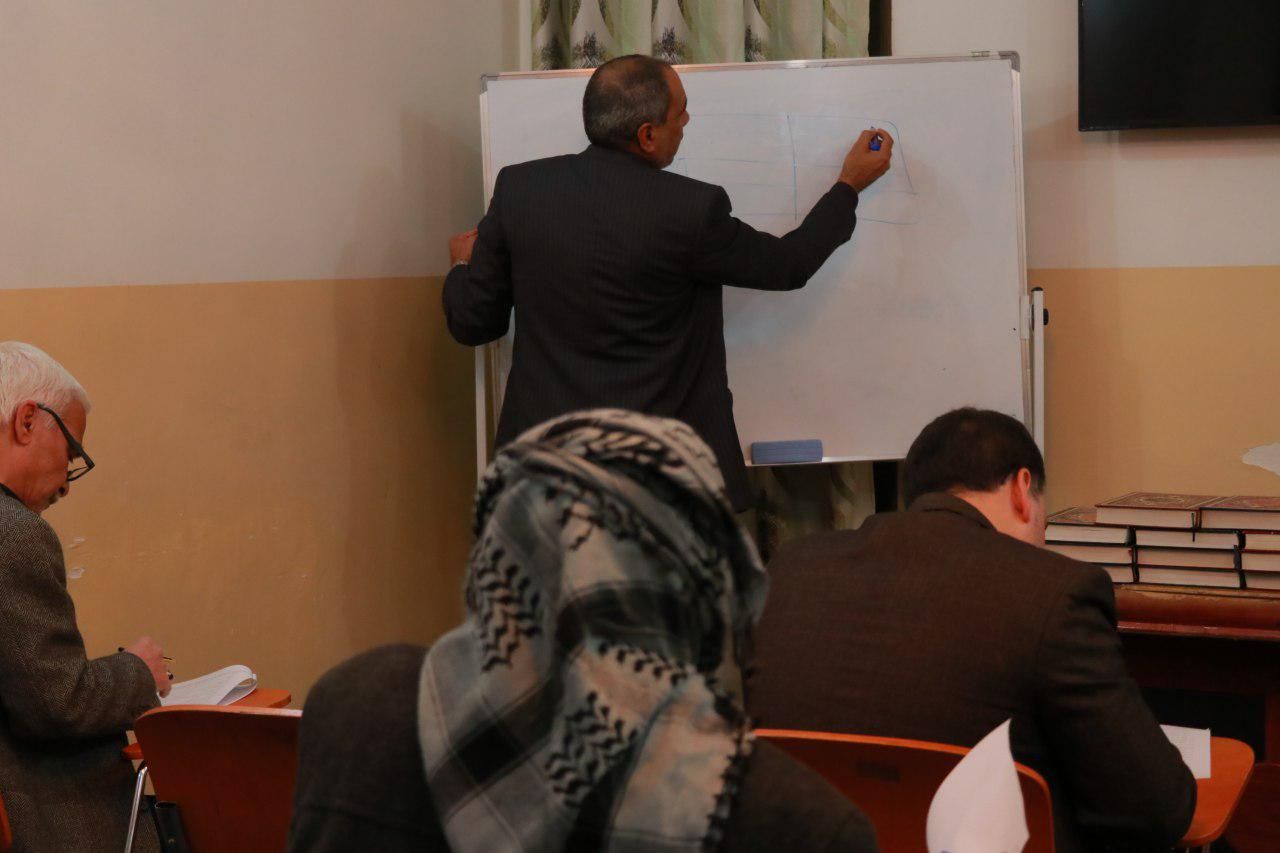 معهد القرآن الكريم / فرع النجف يختتم دورة تعليم مخارج الحروف باختبار نهائي