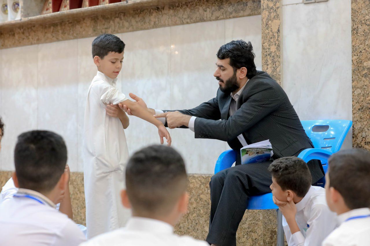 دروس عملية تقدم لطلبة الدورات القرآنية الصيفية لضمان تعليم جيد