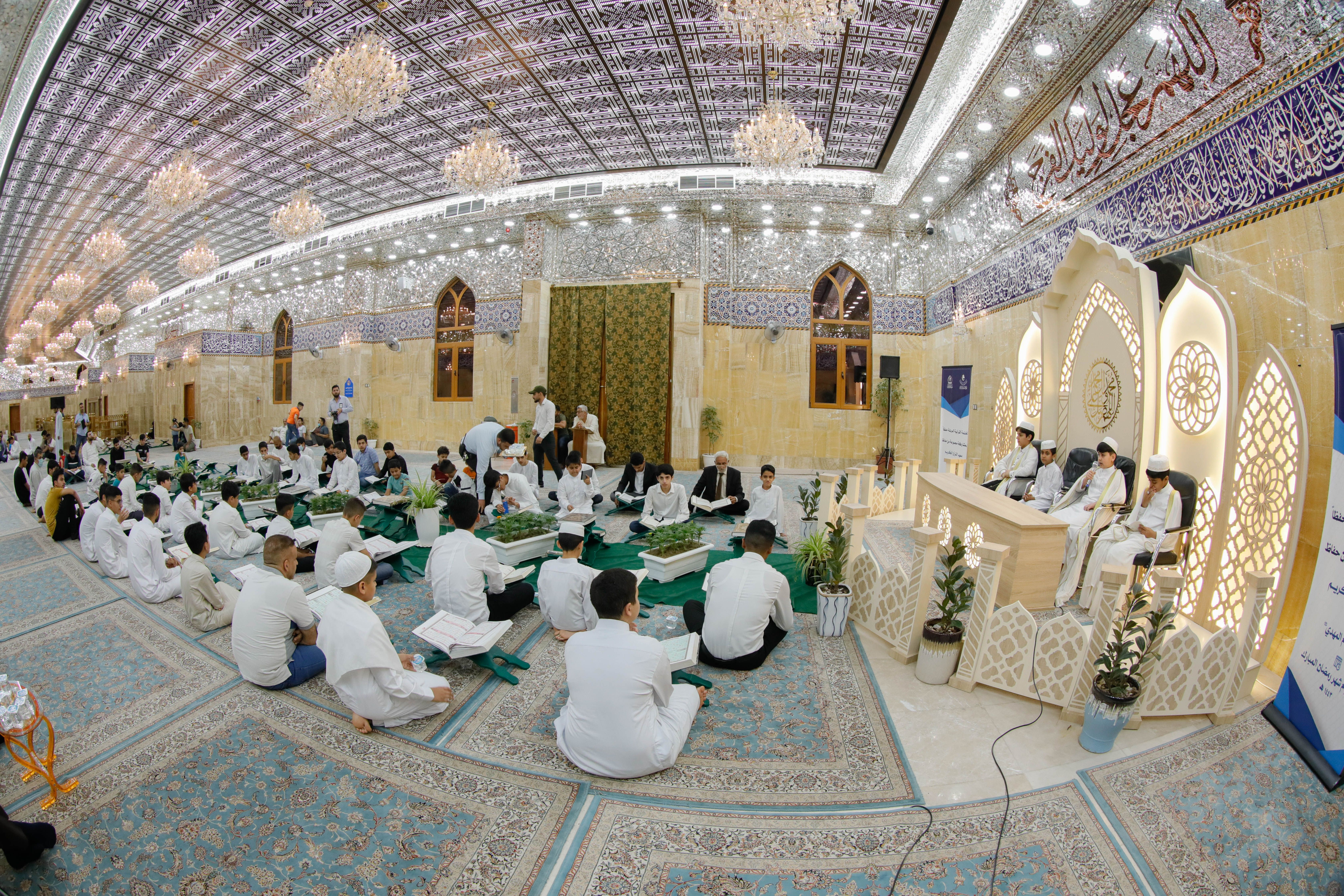 ختام فعاليات الختمة المرتلة حفظًا في مقام الإمام المنتظر (عج)