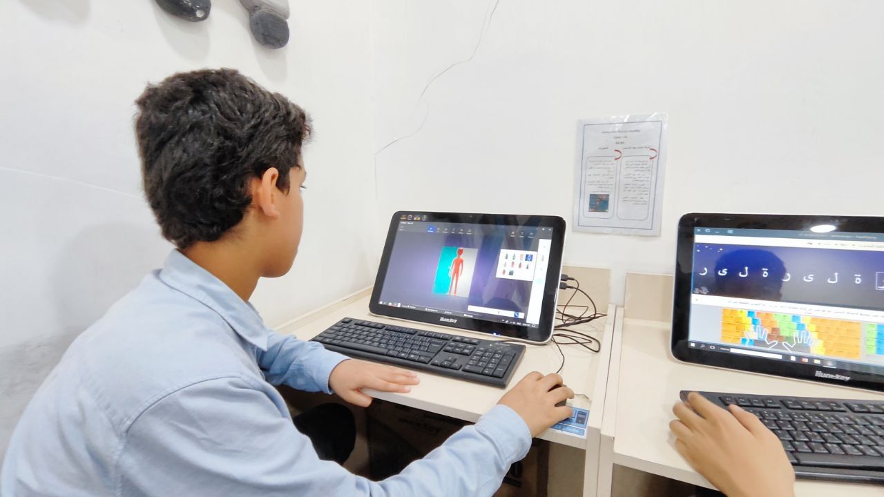 المجمع العلمي يقدّم دروساً في الحاسوب لطلبة مشروع الدورات الصيفية