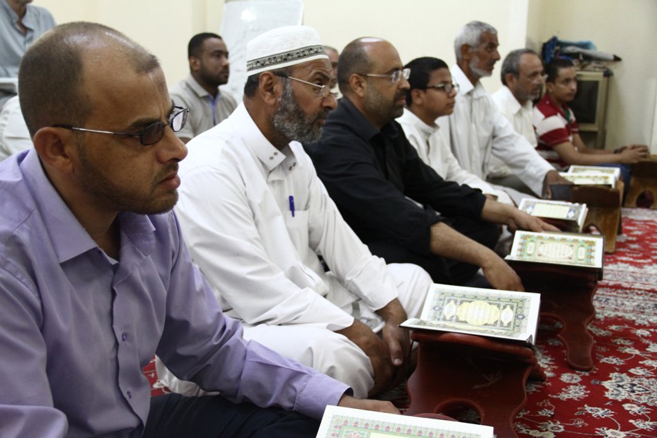 معهد القرآن الكريم في العتبة العباسية المقدسة يقيم دورة قرآنية تخصصية بالطريقة العراقية.