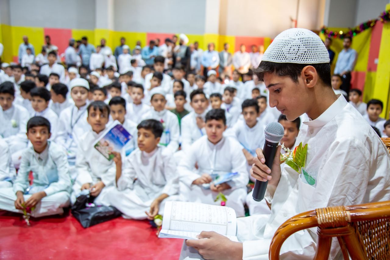 طلبة مشروع الدورات القرآنية الصيفية يُحيون ذكرى ميلاد الإمام الرضا عليه السلام