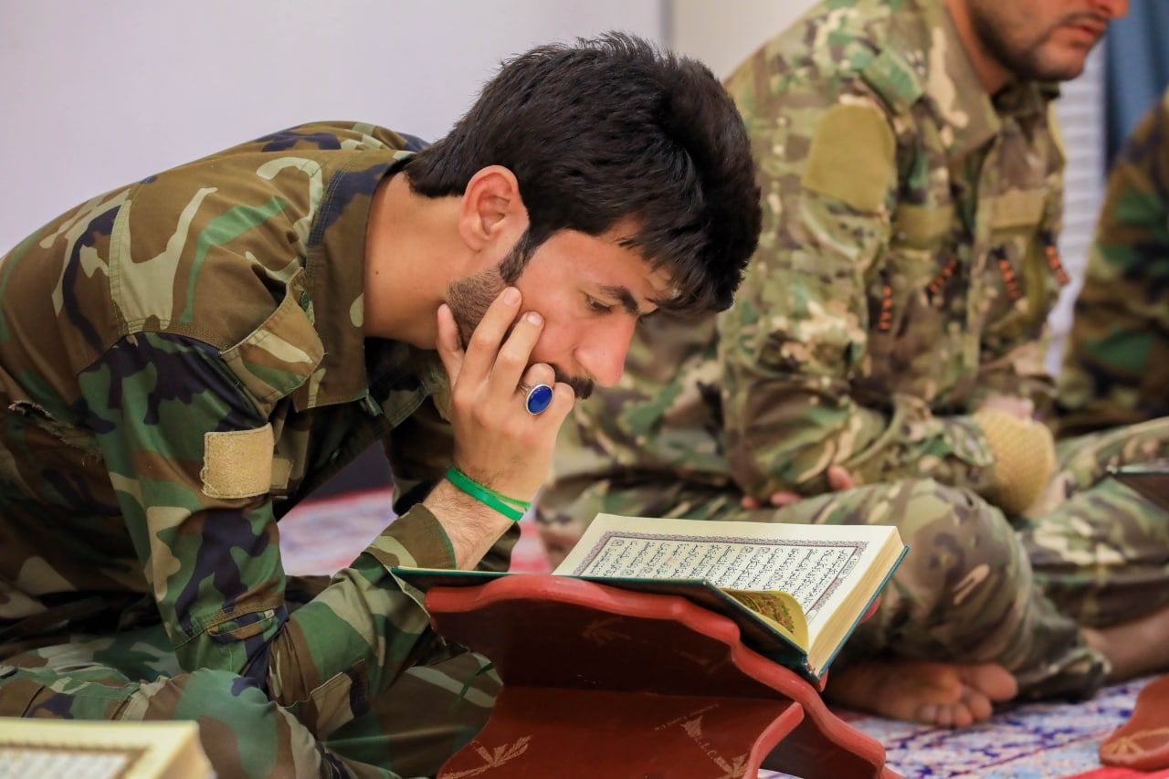 فرقة العباس القتالية ومعهد القرآن الكريم يُقيمان ختمة رمضانية مرتلة في كربلاء