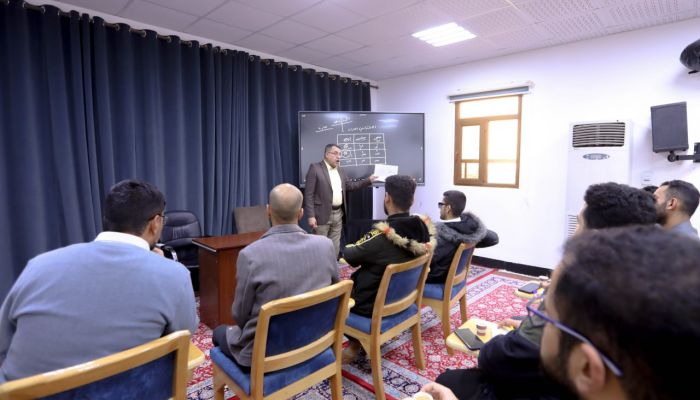 معهد القرآن الكريم يقدم دروسًا في أساليب التحفيظ لأساتذته في كربلاء