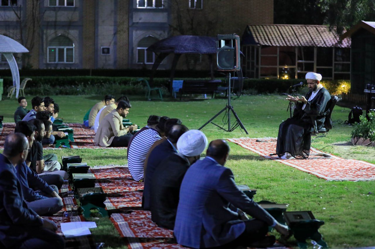 جامعة العميد تحتضن الأمسية القرآنية التي أقامها المَجمَع العلمي لطلبتها
