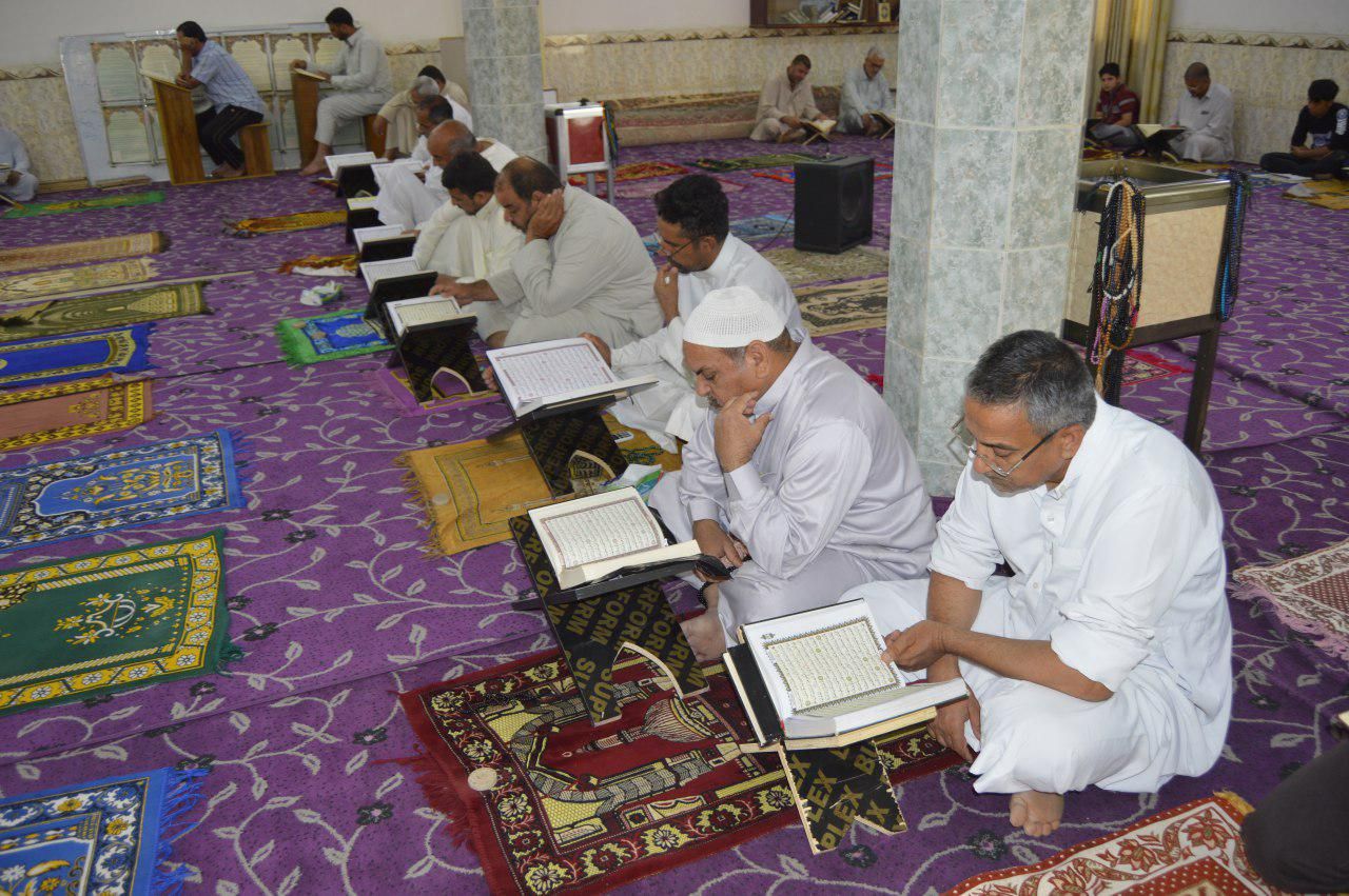 الختمات القرآنية الرمضانية المرتلة تزين مجالس قضاء الهندية في كربلاء