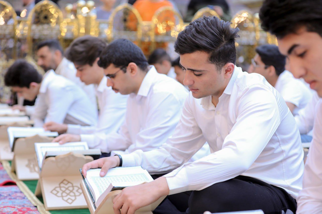 المَجمَع العلميّ يشرك عدد من طلبة مدارس كربلاء بحضور الختمة القرآنية المركزية