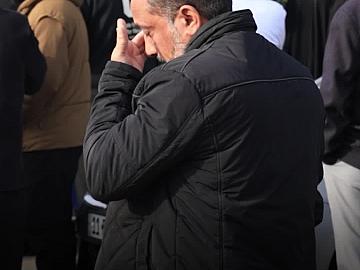 أولياء أمور طالبات جامعات بغداد يعبّرون عن فخرهم واعتزازهم بمشاركة بناتهم في حفل تخرج بنات الكفيل العاشر.