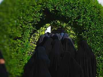 وصول طالبات برنامج (غِراس) إلى مجمع الشيخ الكليني (قدس سره) للمشاركة في حفل تكريمهن