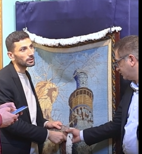 وفد متحف الكفيل للنفائس والمخطوطات يطلع على آليات صناعة المنسوجات التراثية وورش السجاد اليدوي في إيران