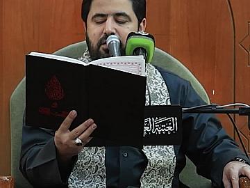 تضرعًا إلى الله وطلبًا للمغفرة… زائرو مرقد أبي الفضل العباس (عليه السلام) يؤدون مراسم قراءة دعاء الندبة.