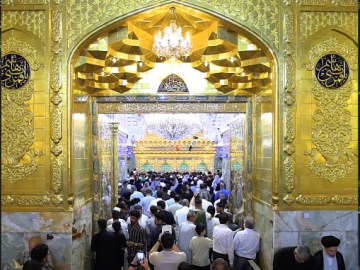 جموعُ المؤمنين تحيي ليلة الجمعة عند مرقد أبي الفضل العباس (عليه السلام).