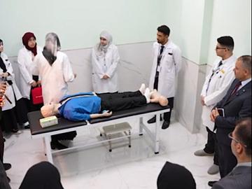 في جامعة الكفيل..  طلبة كلية الطب ينظمون ورشة عملية عن الإسعافات الأولية