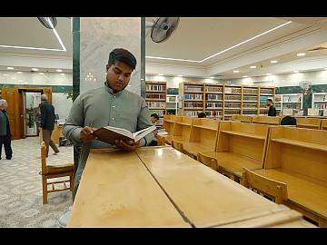 آلاف الكتب ومئات المخطوطات متاحة للباحثين في مكتبة ودار مخطوطات العتبة العباسية المقدسة.