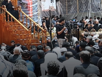 زائرو مرقد أبي الفضل العباس( عليه السلام) يستذكرون بحزن شهادة علي الأكبر (عليه السلام) في التاسع من المحرم
