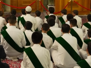 لطلبته من حفّاظ القرآن الكريم.. المجمَع العلميّ ينظّم سفرةً دينية إلى مدينتي الكاظمية وسامراء المقدّستين..