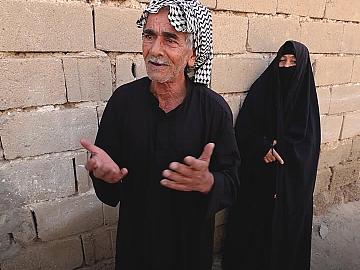 بيتنا للإمام الحسين (عليه السلام).. زوجان مسنان في البصرة يفتحان منزلهما المتهالك ويستقبلان زائري الأربعين بخدمة صادقة