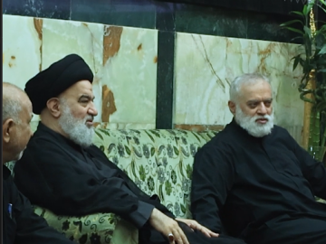 خلال استقباله نجله.. المتولي الشرعي للعتبة العباسية المقدسة سماحة العلامة السيد أحمد الصافي يقدم التعازي باستشهاد سماحة آية الله السيد علي الخامنئي (رضوان الله عليه) وعائلته