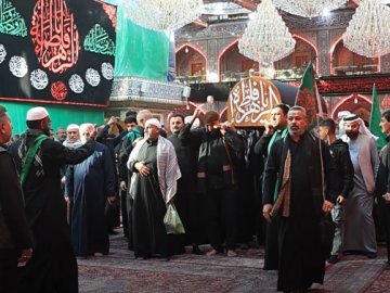 عند العتبتين المقدستين ... استمرار توافد مواكب العزاء الفاطمي لإحياء ذكرى شهادة السيدة الزهراء (عليها السلام)