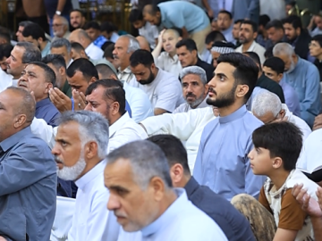 صحن مرقد أبي الفضل العباس (عليه السلام) يشهد قراءة دعاء كميل بمشاركة جموع الزائرين.