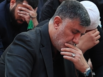 ضمن برنامجها العزائي.. خدام العتبة العباسية المقدسة وزائروها يحيون ذكرى شهادة السيدة الزهراء (عليها السلام) في صحن المرقد الطاهر