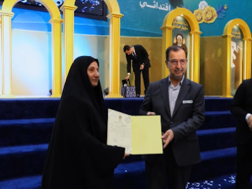 العتبة العباسية المقدسة تكرم عددًا من الملاكات  التربوية في ختام حفل التكليف المركزي الثامن تقديرًا لجهودهم