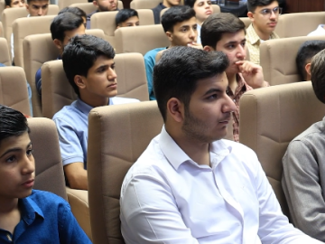 ضمن برنامج الطالب الفعّال.. العتبة العباسية المقدسة تقيم برنامجًا ثقافيًّا للطلبة المتفوقين في محافظة ذي قار