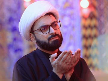 المؤمنون يؤدّون مراسم الدعاء الخاصّة بليلة القدر الثانية في كربلاء المقدّسة..