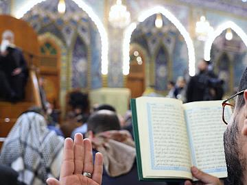 صحن مرقد أبي الفضل العباس (عليه السلام) يشهد قراءة دعاء كميل بمشاركة جموع الزائرين..