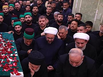 بالورود والدموع.. المشيعون يودعون جثمان السيد الشهيد علي الخامنئي (رضوان الله عليه)