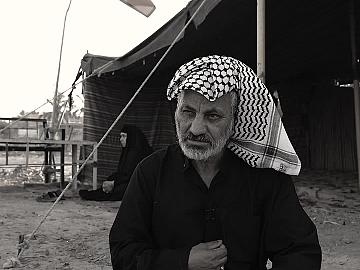 لم يكن وقع خبر وفاة ابنه الوحيد هيّنًا، لكنّه استلهم من سيرة الإمام الحسين (عليه السلام) الصبر على المصاب، فواصل خدمة زائري الأربعين على الرغم من مرارة الفقد، مجدِّدًا عهده بخدمة أبي الأحرار (عليه السلام)
