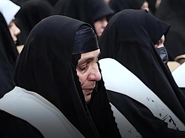 ضمن فعاليات مهرجان روح النبوة الثقافي النسوي العالمي الثامن.. سماحة السيد الصافي يكرم عددًا من عوائل شهداء العراق