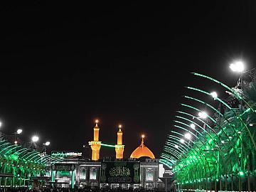 صحن مرقد أبي الفضل العباس (عليه السلام) يشهد قراءة دعاء كميل وسط أجواء إيمانية