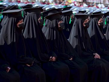 انتظرونا في حفل تخرج دفعة بنات الكفيل السابعة