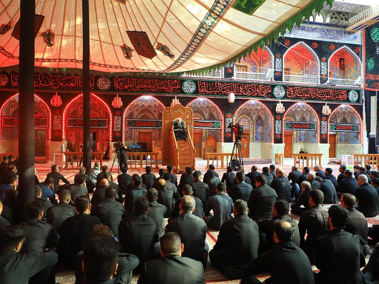 مقام التحير في الإمام الحسين عليه السلام عنوان المحاضرة ( من خرج إلى قبر الحسين عليه السلام عارفاً بحقّه غير مستكبر صحبه ألف ملك عن يمينه وألف ملك عن شماله وكتب له ألف حجّة وألف عمرة مع نبيٍّ أو وصيِّ نبيٍّ)